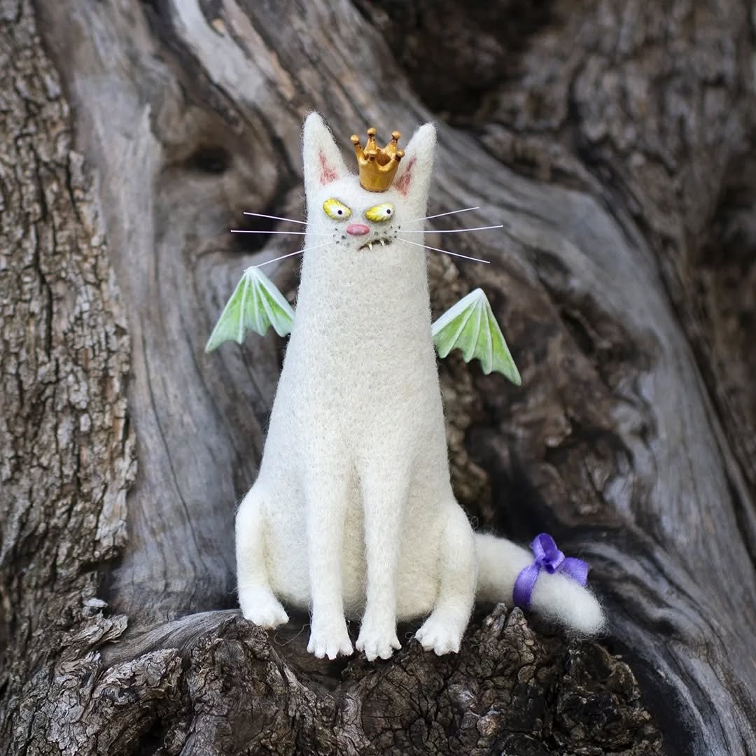 🎄✨Wool Felt Familiars – Handmade Weird Felt Cat | Needle Felted Desk Companion & Unique Gift