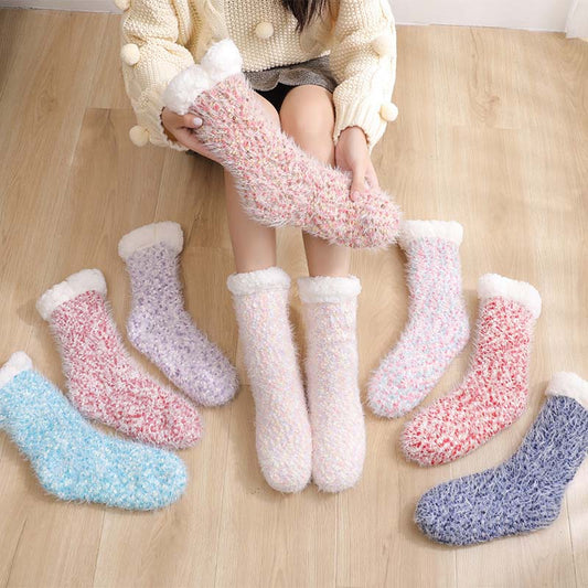 Flauschige Kuschelsocken – Wärme von Kopf bis Fuß! ✨