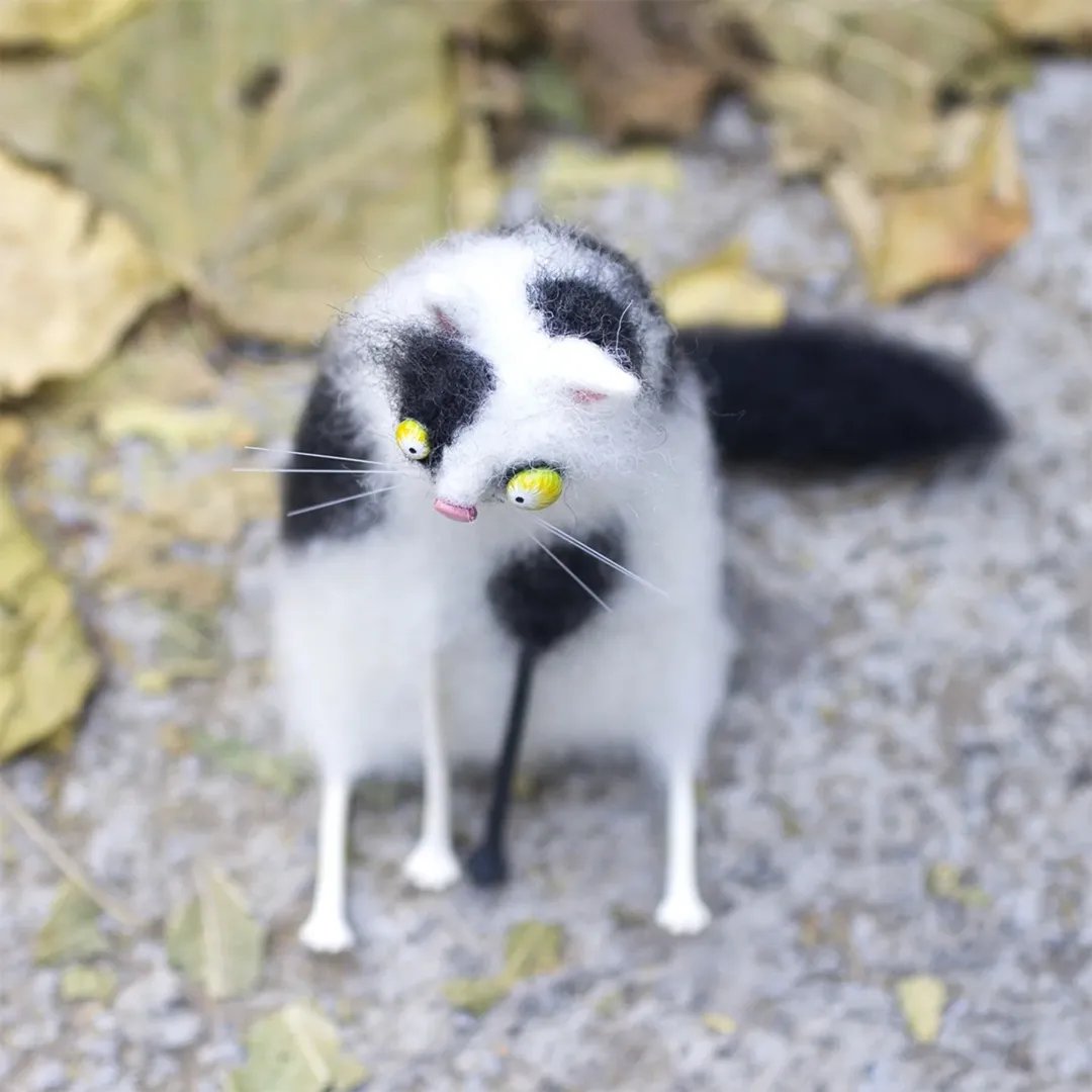 🎄✨Wool Felt Familiars – Handmade Weird Felt Cat | Needle Felted Desk Companion & Unique Gift
