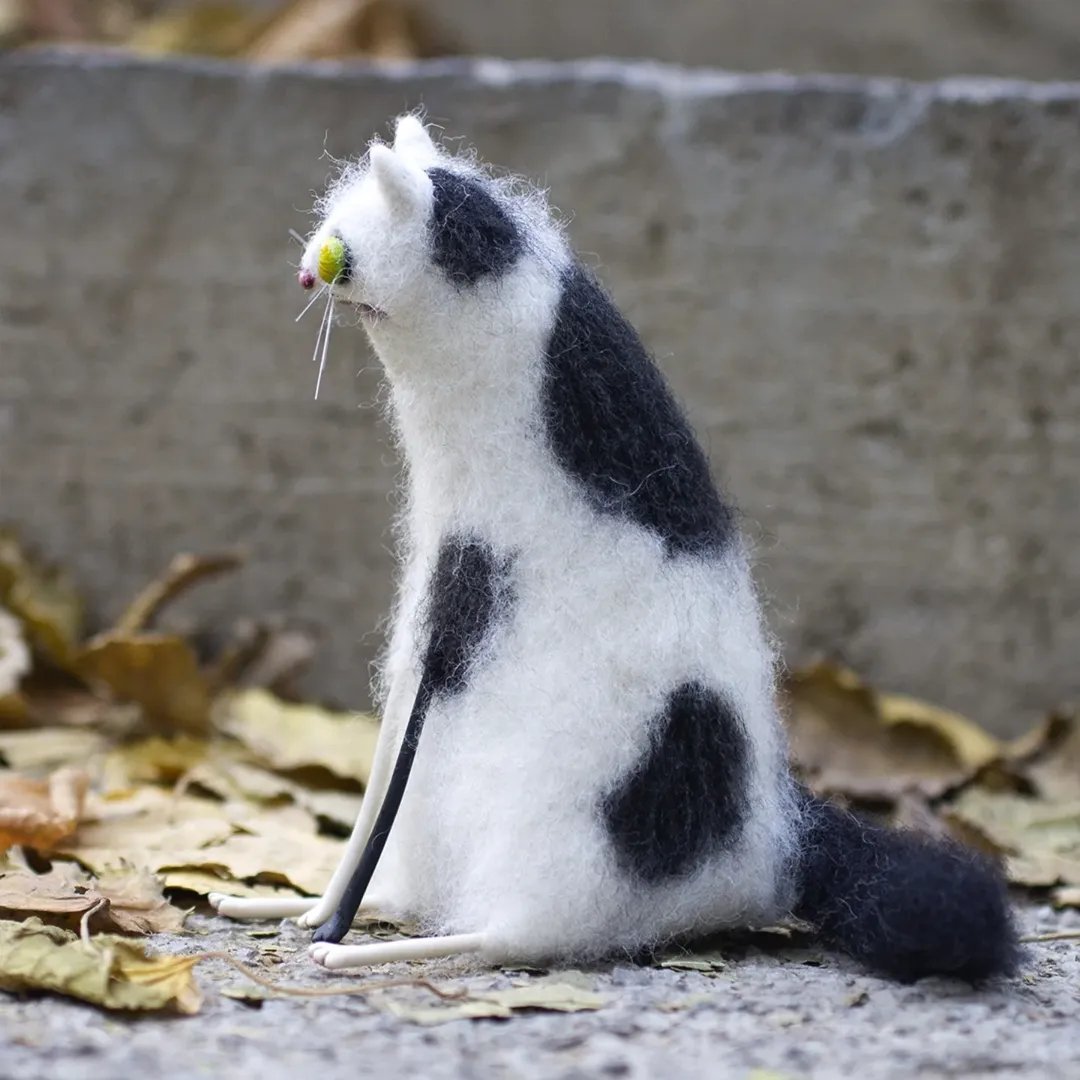 🎄✨Wool Felt Familiars – Handmade Weird Felt Cat | Needle Felted Desk Companion & Unique Gift
